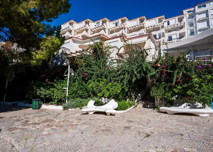 Marin Bougainville Apartament